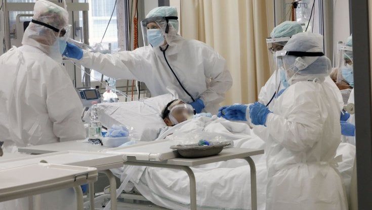 Piemonte, oltre duemila nuovi contagiati ma numero record di tamponi. Crescono ancora i ricoverati
