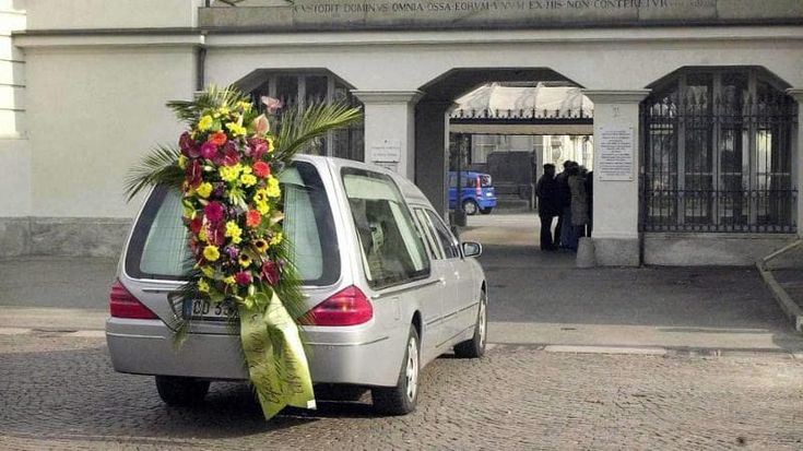 Tenta di rubare un carro funebre a Desio: sorpreso dalle telecamere, arrestato ventitreenne