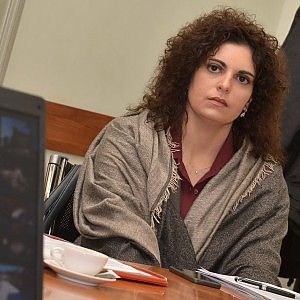 Milano, l'assessore del Pirellone boccia la rassegna di teatro gay: "Pu&ograve; plagiare i bambini"