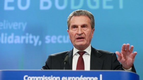 Oettinger, commissario Ue: "L'Italia vuole distruggere l'Europa"