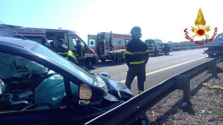 Incidente al casello di Giarre, un morto e quattro feriti di cui due bambini