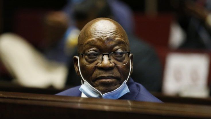 Sudafrica, l'ex presidente Zuma condannato a 15 mesi di prigione