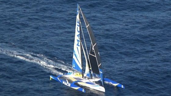 Vela, giro del mondo in solitaria in 42 giorni: il nuovo record è del francese Gabart