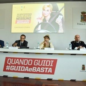 "Guida e basta", la campagna promossa dall'Anas e dalla Polizia di Stato