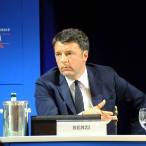 Renzi, prima volta a Cernobbio: "Vogliamo maglia rosa Ue. Ora giù le tasse"