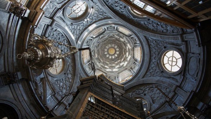 Torino, la Cappella della Sindone torna a nuova vita: ultimato anche il restauro dell'altare