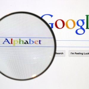 Google cresce ma deludono i ricavi. Vendite sul titolo