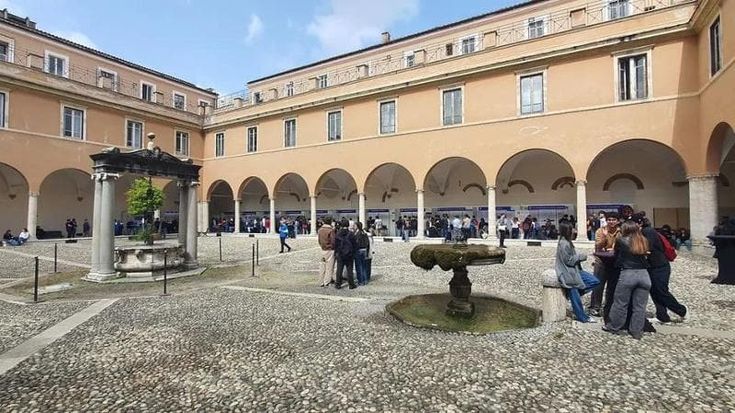 “Ora i rastrellamenti”: bufera sul post shock del professore della Sapienza sul profilo di Meloni