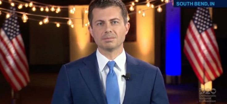 Pete Buttigieg: "Parliamo di ciò che vogliamo, un cammino nuovo e migliore"