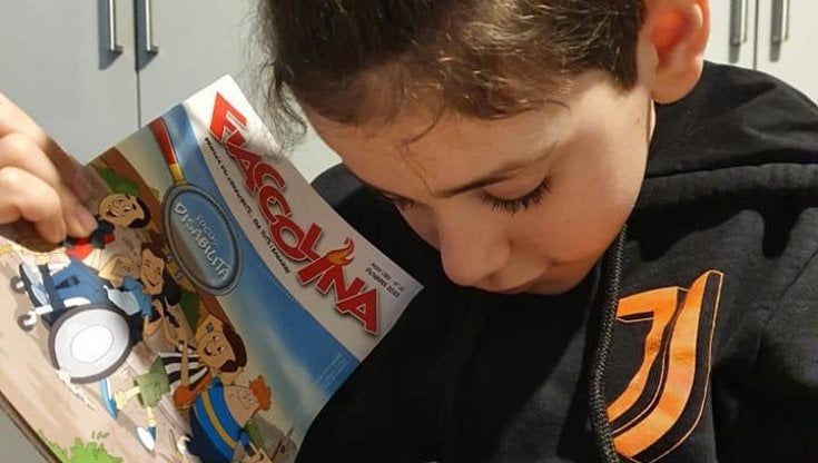 Luca, la sua carrozzina e i suoi compagni di scuola protagonisti di un fumetto: "La disabilità non è una barriera"