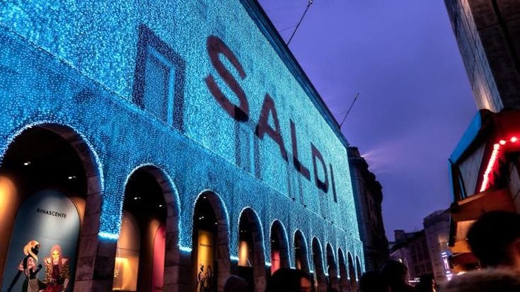Saldi a Milano e in Lombardia al via dal 3 gennaio: le regole per gli acquisti sicuri