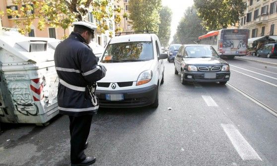 Il racket delle auto intestate a prestanome alla guida pregiudicati senza patente
