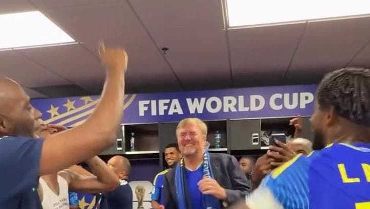 Mondiali, Curaçao fa il suo primo punto di sempre e Re e Regina olandesi ballano coi giocatori