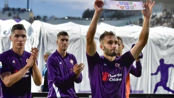 Fascia capitano, Lega dà deroga alla Fiorentina per quella dedicata ad Astori