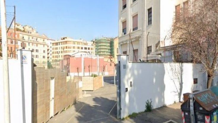 Roma, massacra di botte e poi stupra una volontaria nei locali della parrocchia: condannato a 8 anni