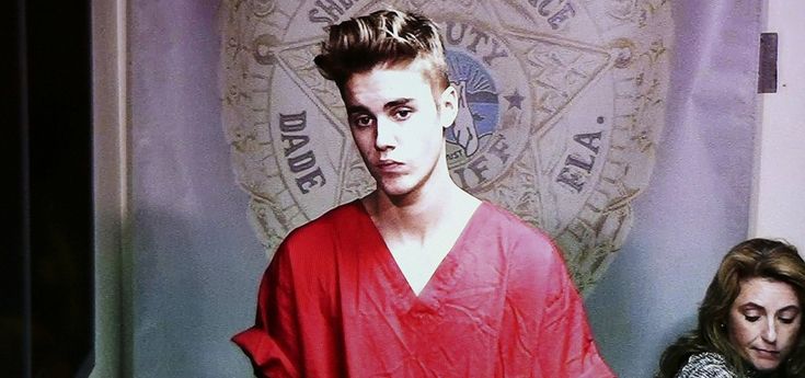 Justin Bieber, canne e molestie ad alta quota