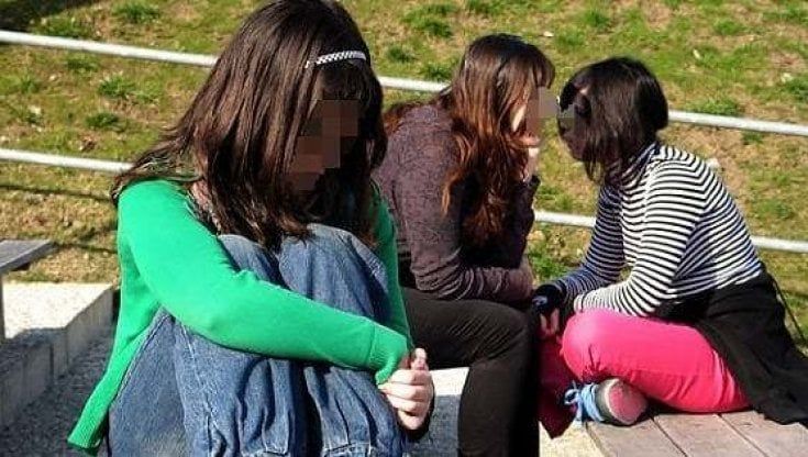 Roma, Coronavirus e scuola. Tra i ragazzi col mal di vivere: "Martina ha ingoiato il vetro, Marco le pillole"