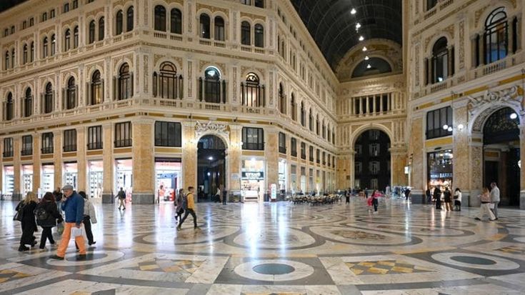 Ferito in Galleria riconosce l’accoltellatore in udienza
