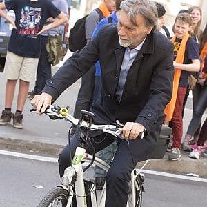 Frena il mercato delle biciclette. Delrio rilancia: "Masterplan della ciclabilità"