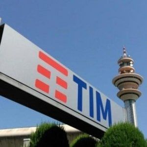 Rush finale per il decretone, resa dei conti in Tim