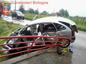 Giovane finisce fuori strada<br />&egrave; in prognosi riservata