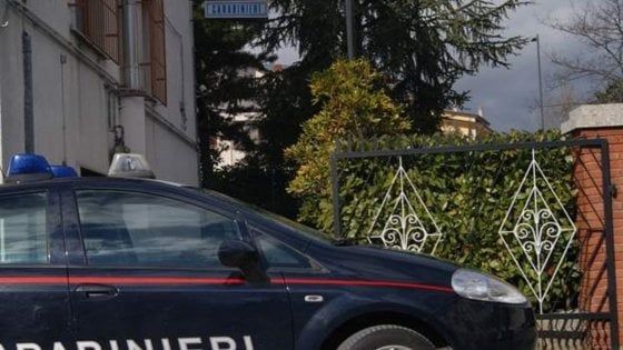 Nusco, picchiava la moglie davanti ai figli piccoli: arrestato 