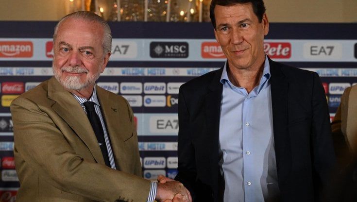 Napoli, Rudi Garcia: "Lo scudetto vinto non mi fa paura, il mio tocco senza rivoluzioni". De Laurentiis: "Osimhen resta a meno di un'offerta che faccia bene alla salute del club"
