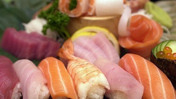 Allarme mal di sushi, a Milano i medici corrono ai ripari: "Incontro pubblico per calmare la paura"