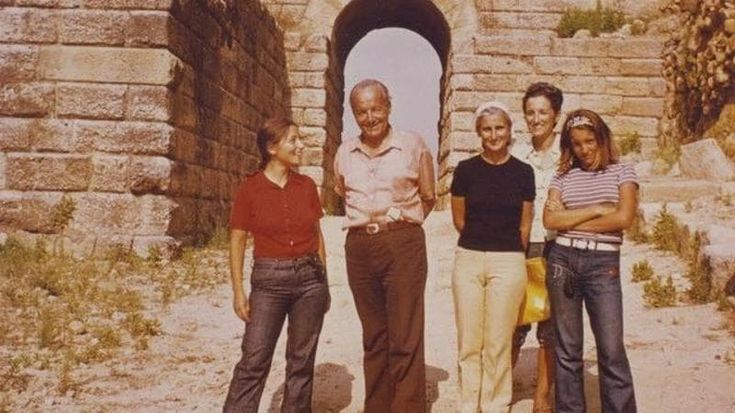 Lucia Napoli: “Quando 50 anni fa mio padre Mario scoprì la Tomba del Tuffatore a Paestum...”