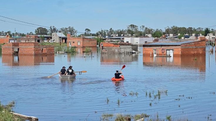 Argentina, sono 16 i morti delle alluvioni a Bahia Blanca. La preghiera del Papa