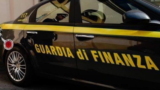 Napoli, la Finanza scopre mille lavoratri 'in nero' da gennaio