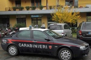 Rapinano un supermercato<br />fermati con pistola e padella