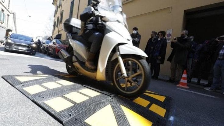 Salvaciclisti e la nuova fase di Città 30: “Bene dossi e rallentatori, ma ora si investa di più”