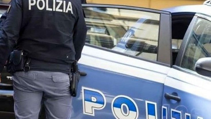 Poliziotti arrestati per maltrattamenti, Ilaria Cucchi: "Subito identificativo e bodycam"