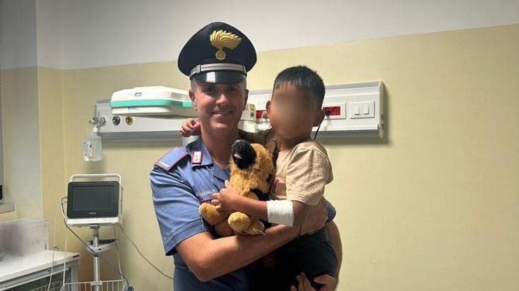 A sei anni scappa di casa prendendo un autobus e un treno: investito, lo ritrovano in ospedale
