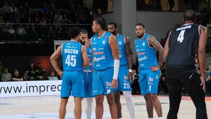 Basket, Napoli cade a Tortona: mercoledì sera esame di maturità a Fuorigrotta con Trapani
