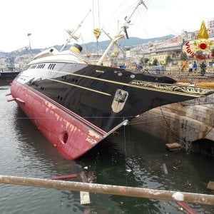 Yacht ribaltato, bacini paralizzati e Cimolai chiede 5 milioni di danni