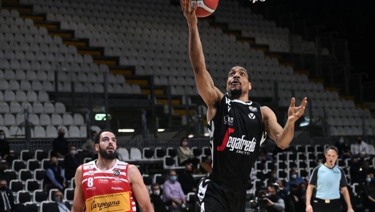 Teodosic e Belinelli conquistano Trento