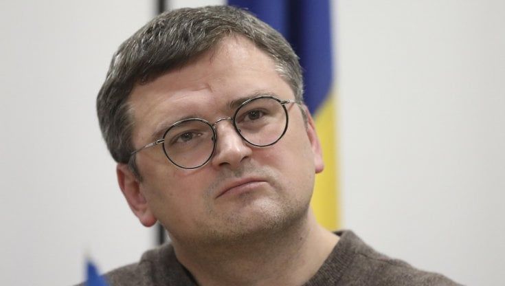 Il ministro degli Esteri ucraino: "A Bakhmut la Russia ha perso più soldati che in Afghanistan, ecco perché non ci ritiriamo"