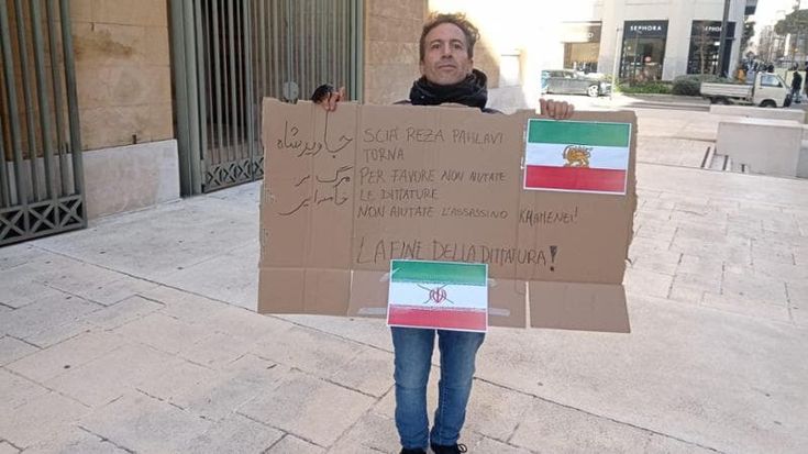 “Da giorni non ho notizie della mia famiglia in Iran. L'Italia ci aiuti”. Da Bari l’appello di Saeid