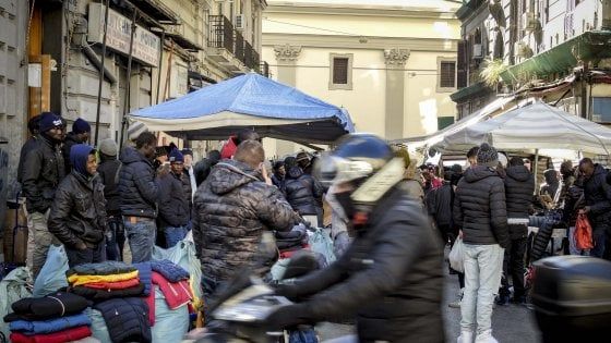 Napoli, il racconto di Mouhmadou: "Ero io l'obiettivo del raid, perchè mi sono rifiutato di pagare il racket" 