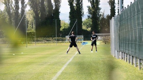 Distanziamento, igiene, tamponi e app: pubblicate linee guida per la ripresa degli sport