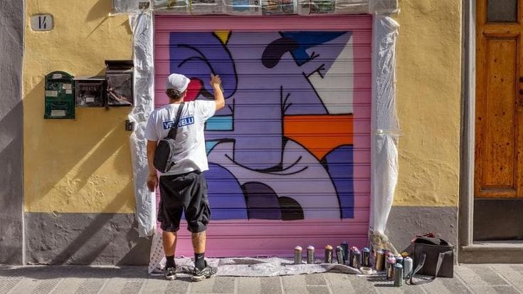 Palazzuolo Strada aperta, 53 le saracinesche colorate: via al festival tra mostre e laboratori