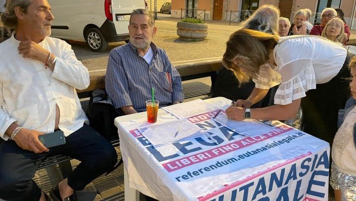 Fine vita, l'indifferenza della politica