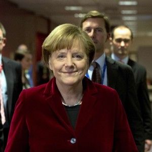Crisi, Merkel, burocrazia: per gli italiani l'Europa &egrave; diventata impopolare