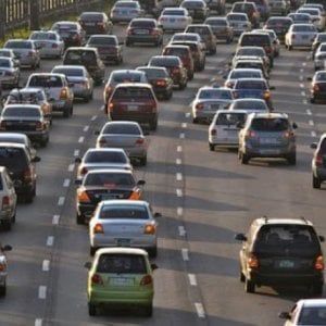 Roma, tir si ribalta sulla A1: chiuso e poi riaperto il tratto  tra Orte e Magliano Sabina. Un ferito