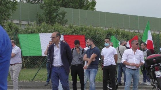 Carcere, manifestazione dei sindacati di polizia penitenziaria a Santa Maria Capua Vetere
