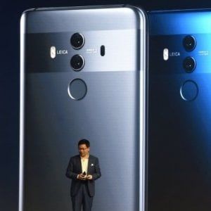 AT&T scarica Huawei: non distribuirà suoi smartphone