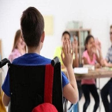 Non ci sono soldi, stop al servizio di assistenza agli studenti disabili delle scuole superiori