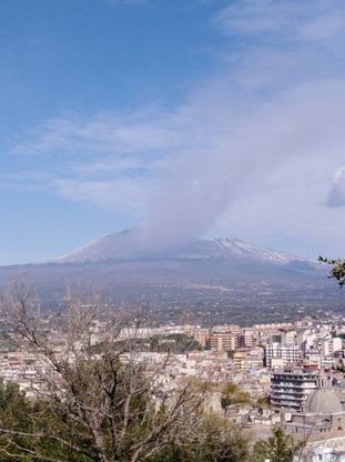 Cenere lavica dall'Etna, chiuso settore spazio aereo